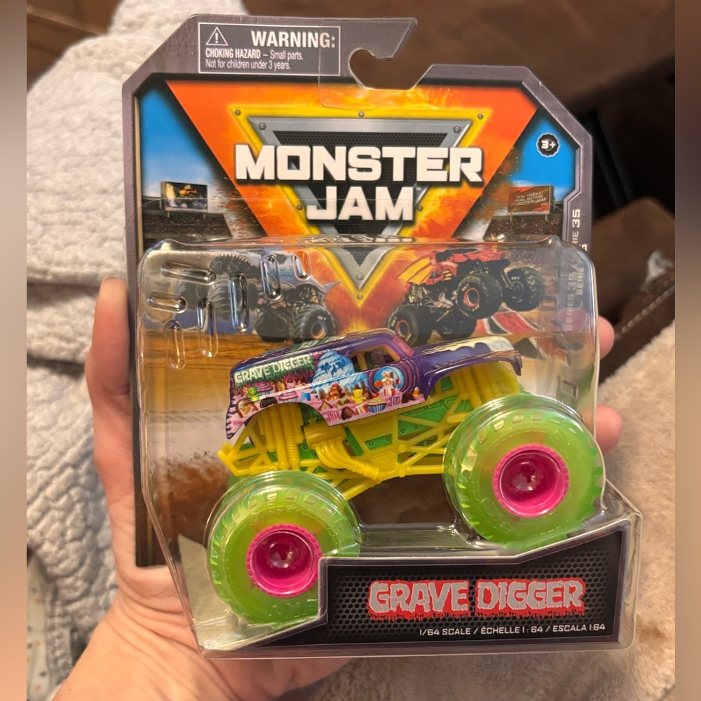 Monster Jam Grave Digger CHASE Monster Truck